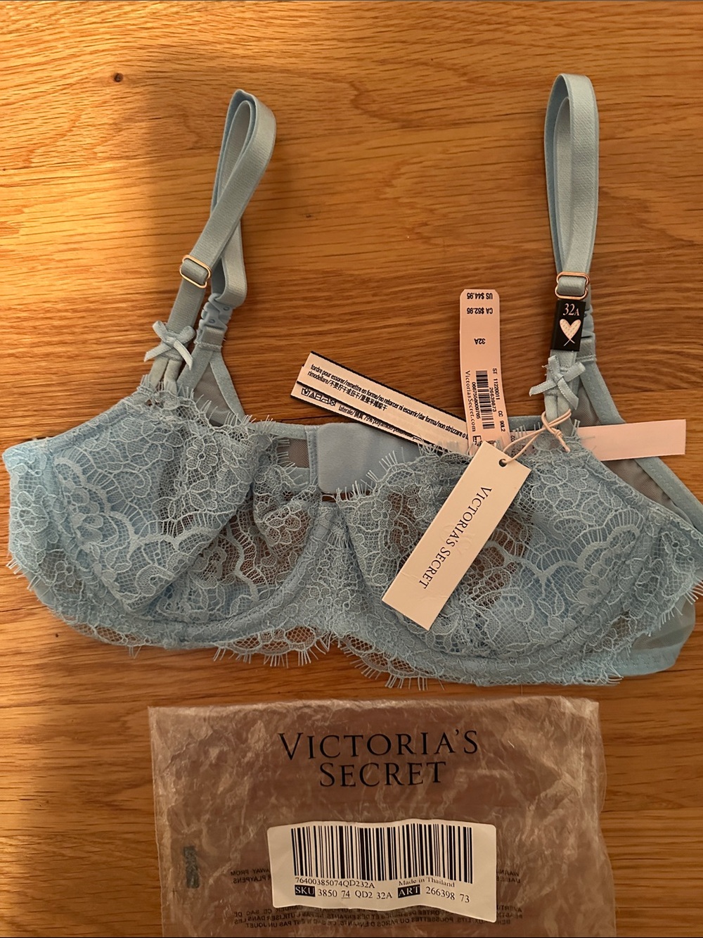 Victoria's Secret NWT Size 32A Powder Blue Lace Underwire Bra